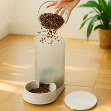 Load image into Gallery viewer, Automatic Pet Feeder, 5 Lbs Dog Food Capacity for Dogs and Cats
